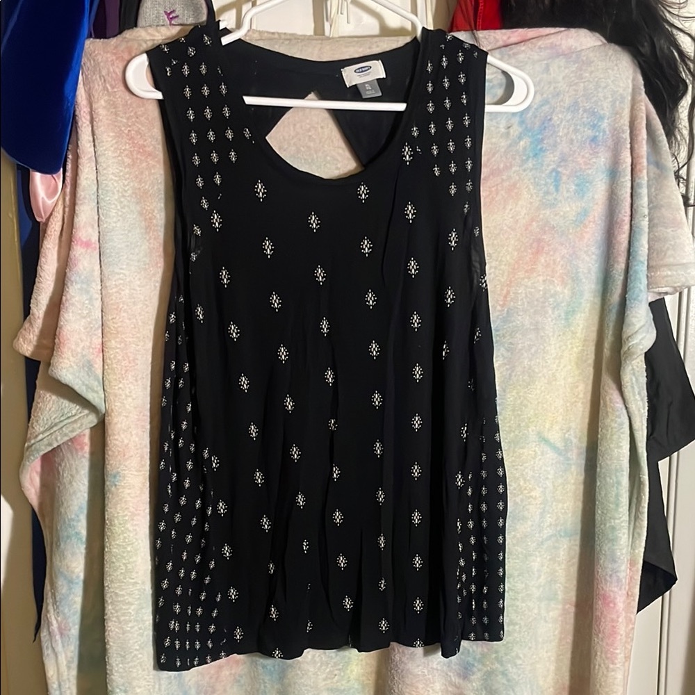 Black Sleeveless Top with White Pattern